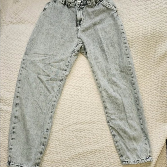 Zara Women's Gray High-Waisted Jeans - Picture 1 of 3